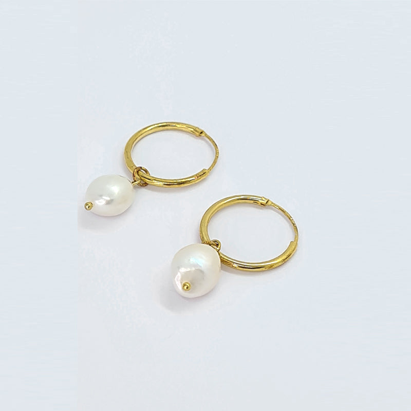 Evie Pearl Hoop Earrings