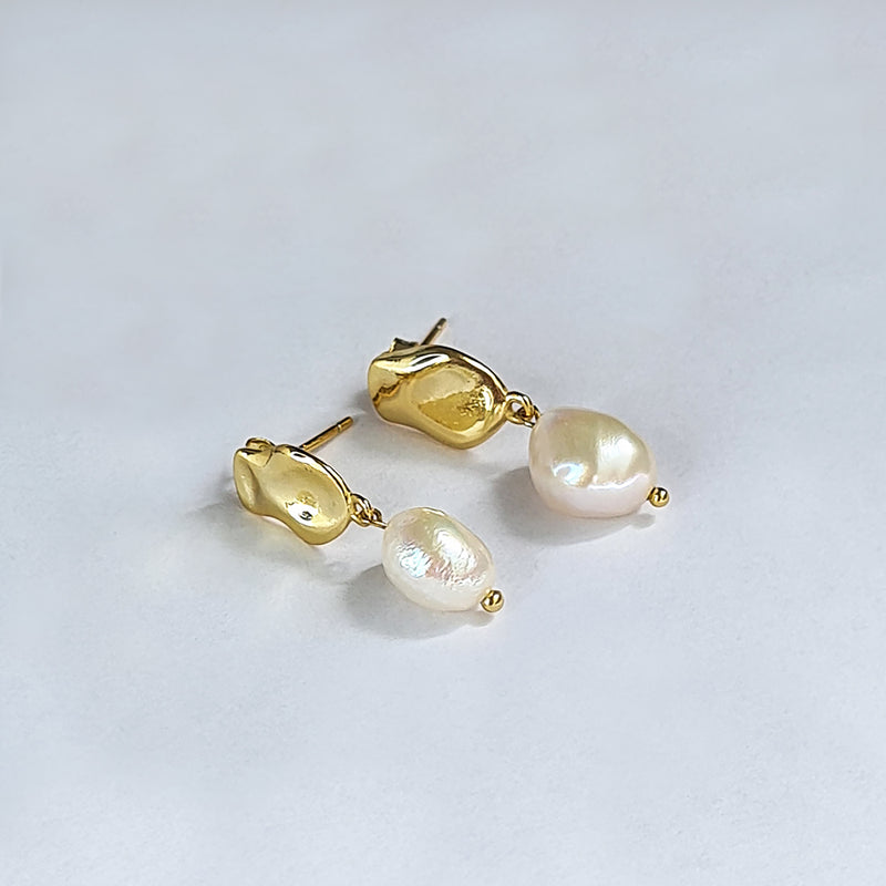 Lola Pearl Drop Gold Earrings